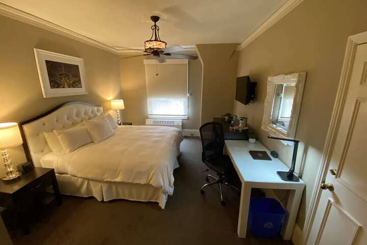 Room 5 of 20