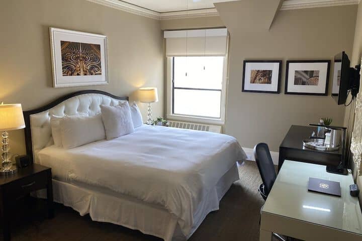 Room 6 of 20